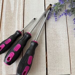 Pink Magnetic Screwdrivers